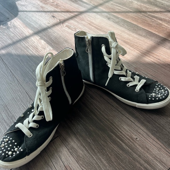 Black & silver studs diamond side zipper round toe rubber sole lace up sneakers - Picture 3 of 5